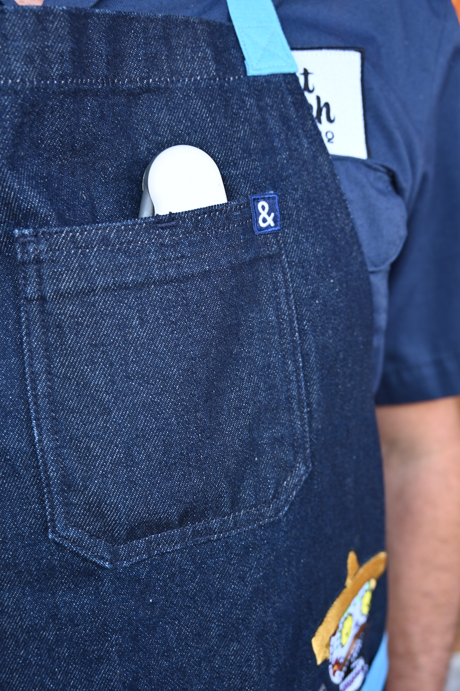 hedley-and-bennett-meat-church-apron-navy-m8 Screenshot_2024-07-03_at_2.52.10_PM.png